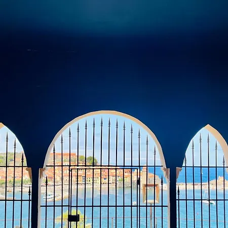 Vue Exceptionnelle Sur La Baie De Appartamento