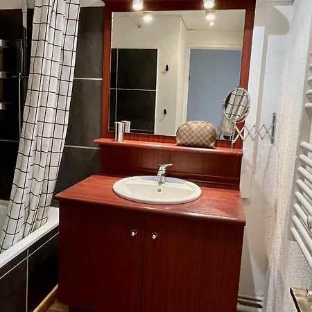 Vue Exceptionnelle Sur La Baie De *